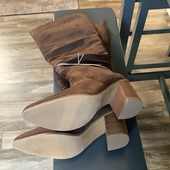 Universal Thread Junie Brown Microsuede Tall Boots size 7.5 new - Picture 3 of 10